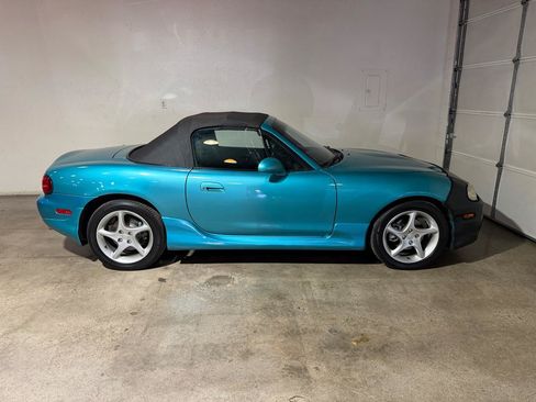 Used 2003 MAZDA MX-5 Miata RWD image 5
