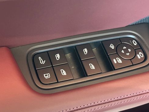 New 2025 Porsche Cayenne Turbo AWD/4WD image 13
