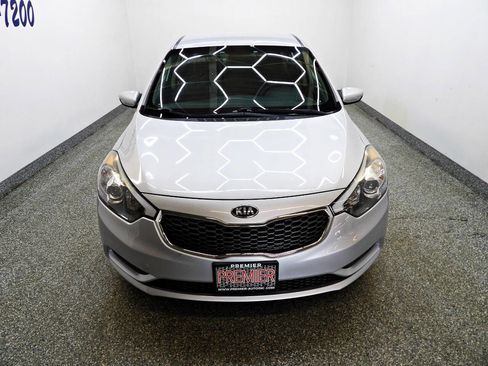 Used 2016 Kia Forte LX image 2