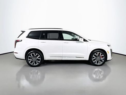 Used 2024 Cadillac XT6 Sport w/ Technology Package AWD/4WD image 9