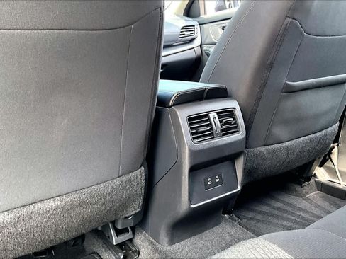 Used 2025 Nissan Rogue SV AWD/4WD image 33