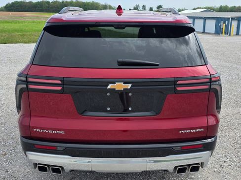 Used 2024 Chevrolet Traverse RS FWD image 4