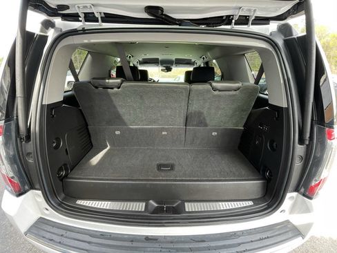 Used 2018 GMC Yukon Denali image 9