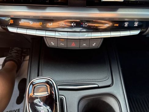 Used 2024 Cadillac XT4 Luxury w/ LPO, Floor Liner Package AWD/4WD image 16