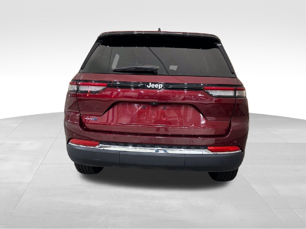 Used 2024 Jeep Grand Cherokee Limited 4xe AWD/4WD image 4