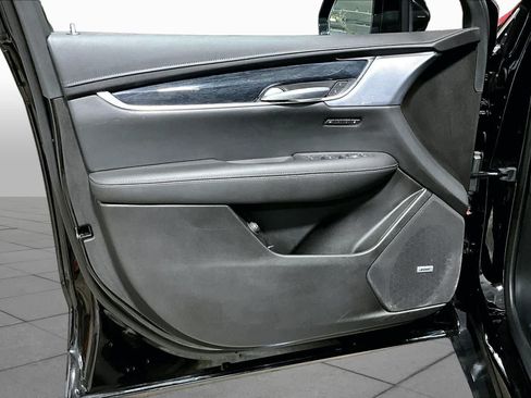 Used 2025 Cadillac XT5 Premium Luxury AWD/4WD image 22