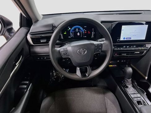 Used 2025 Toyota Camry LE w/ Convenience Package FWD image 21
