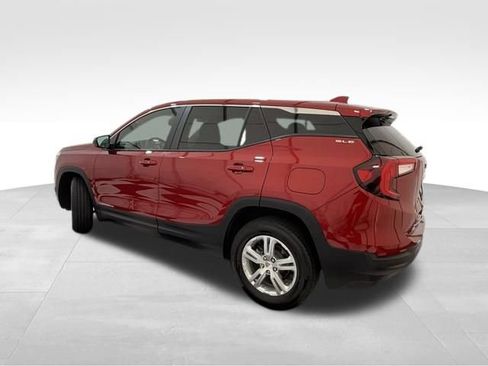 Used 2024 GMC Terrain SLE image 2