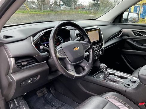 Used 2021 Chevrolet Traverse LT w/ LT Premium Package image 18