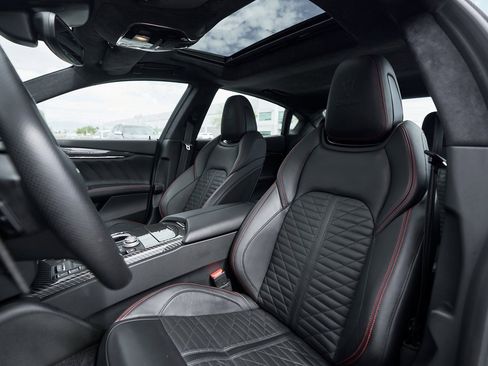 Used 2021 Maserati Quattroporte Trofeo image 53