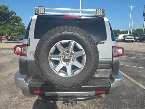 Used 2014 Toyota FJ Cruiser 4WD w/ Convenience Package image 3