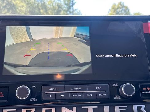 Used 2025 Nissan Frontier SV image 30