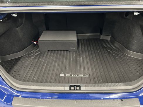 Used 2025 Toyota Camry SE image 14