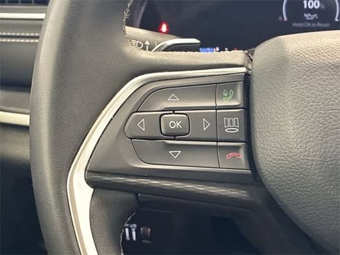 Used 2024 Jeep Grand Cherokee Laredo image 24