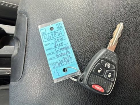 Used 2018 Jeep Wrangler Unlimited Sahara AWD/4WD image 30