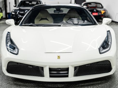 Used 2018 Ferrari 488 Spider image 37