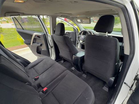 Used 2013 Toyota RAV4 XLE AWD/4WD image 27