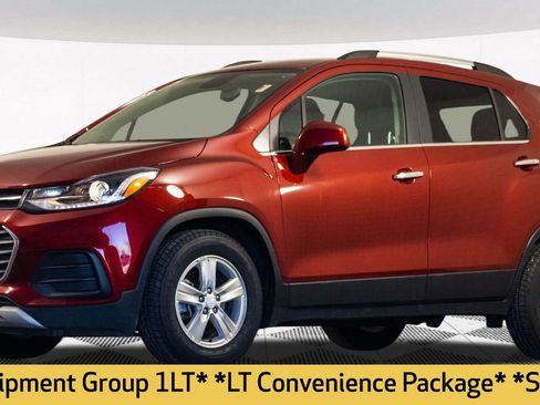 Used 2019 Chevrolet Trax LT w/ LT Convenience Package image 2