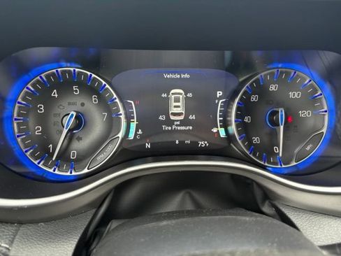 New 2027 Chrysler Pacifica Limited FWD image 29