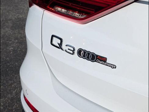 Certified 2025 Audi Q3 2.0T Premium Plus w/ Premium Plus Package image 21