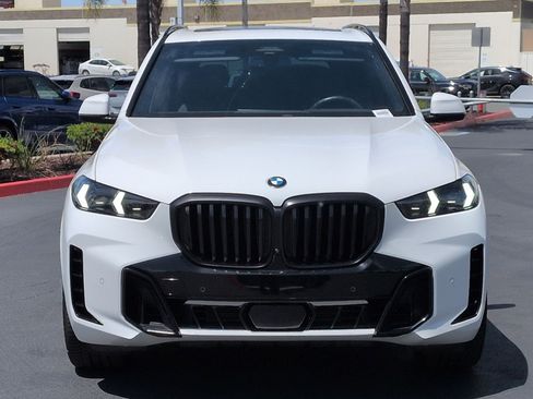 Used 2024 BMW X5 xDrive40i w/ M Sport Package AWD/4WD image 3