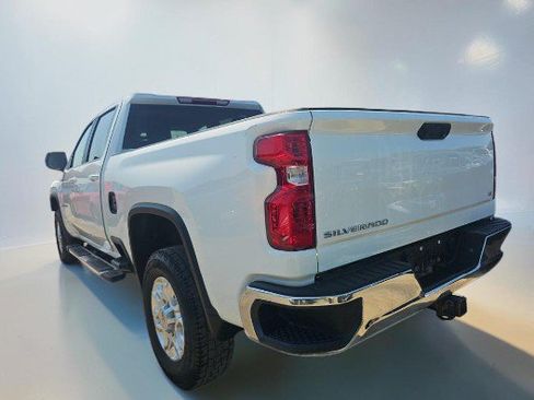 Used 2023 Chevrolet Silverado 2500 LT w/ Convenience Package AWD/4WD image 4