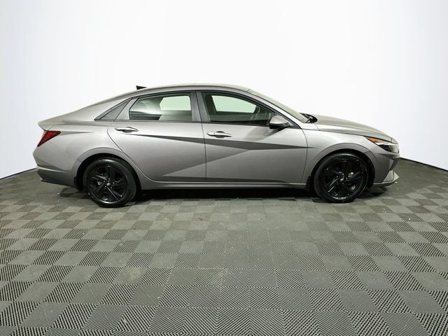 Used 2023 Hyundai Elantra SEL FWD image 9