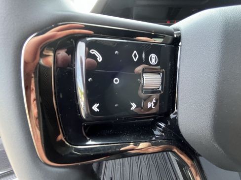 Used 2026 Land Rover Range Rover Evoque S AWD/4WD image 19