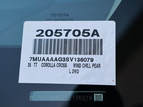 Used 2025 Toyota Corolla Cross L FWD image 39