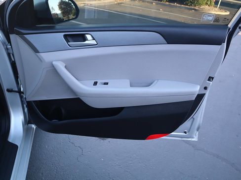Used 2017 Hyundai Sonata SE image 36