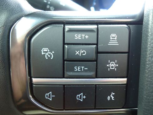 Used 2023 Ford F250 Platinum AWD/4WD image 26