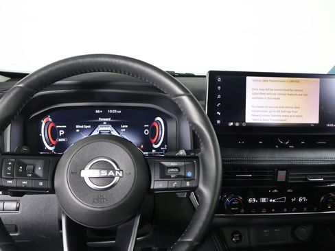 Used 2024 Nissan Rogue Platinum w/ Platinum Premium Package image 16