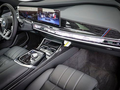 New 2026 BMW i7 xDrive60 w/ Executive Package image 22