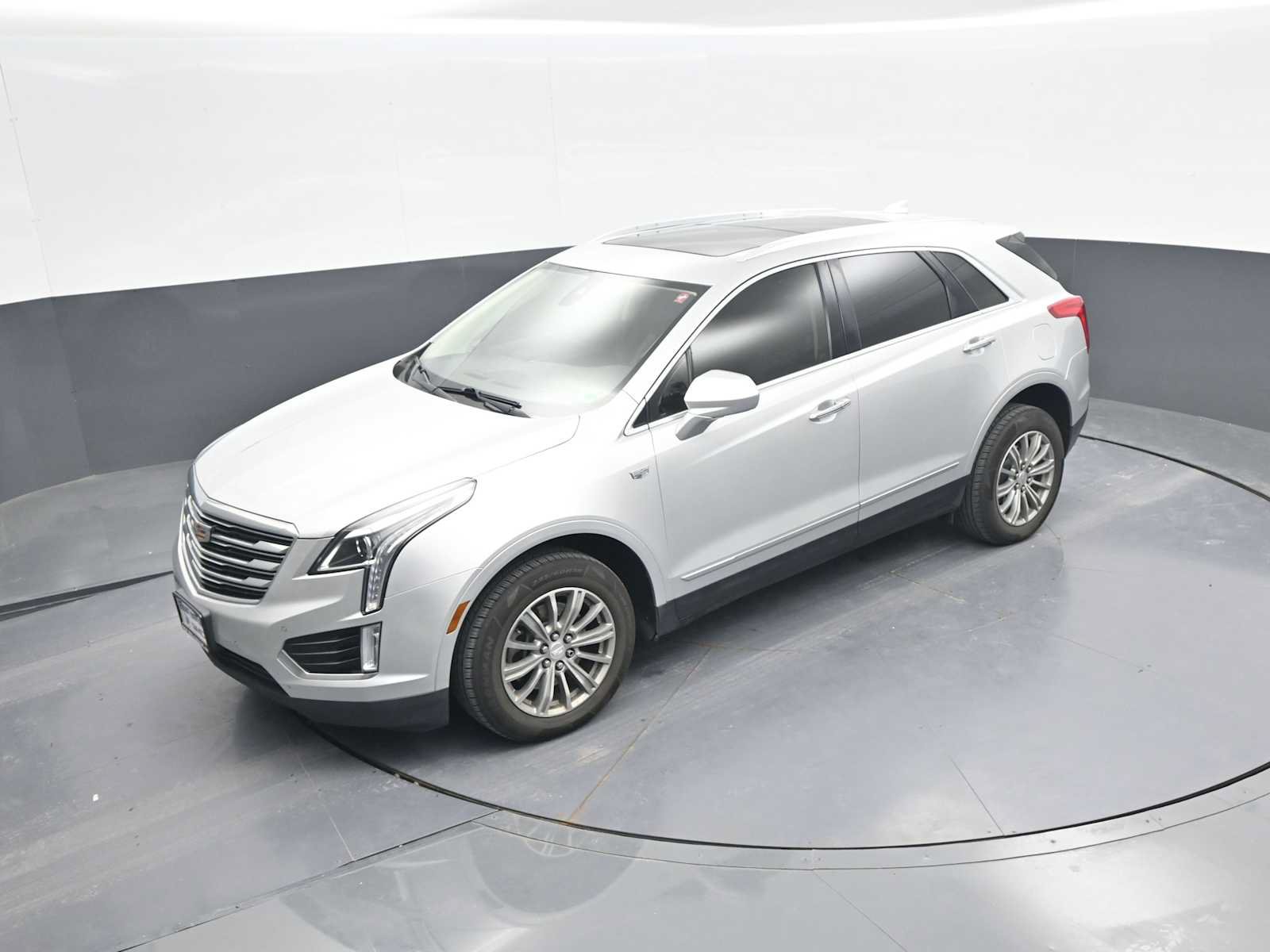 Used 2017 Cadillac XT5 Luxury w/ Driver Awareness Package AWD/4WD image 35