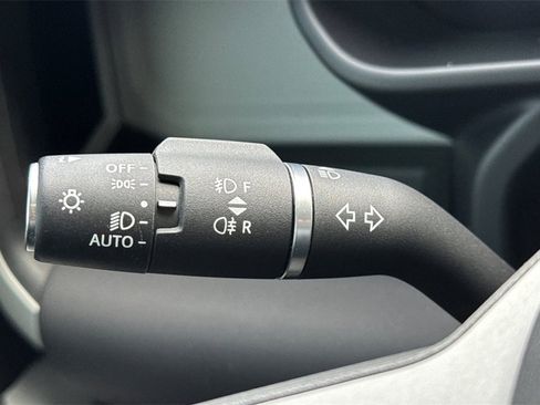 Used 2024 Land Rover Defender 130 S image 35