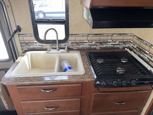 Used 2016 Ford E-450 and Econoline 450 Super Duty w/ Motorhome Prep Package image 13