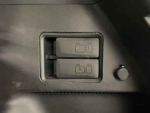 Used 2023 Chevrolet Equinox RS w/ RS Leather Package image 26