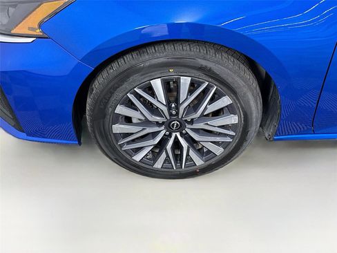 Used 2025 Nissan Altima 2.5 SV FWD image 21