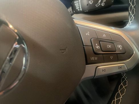 Used 2022 Volkswagen Taos SE image 24