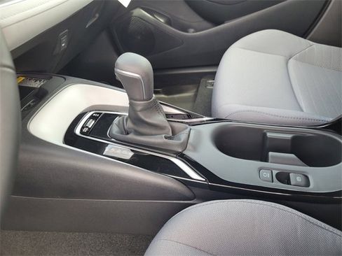 Used 2025 Toyota Corolla SE image 38