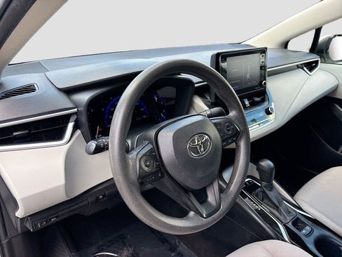 Used 2022 Toyota Corolla LE FWD image 9