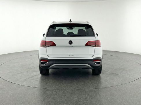 Used 2025 Volkswagen Taos SE AWD/4WD image 7
