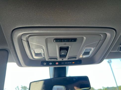 Used 2022 GMC Sierra 1500 Elevation image 25