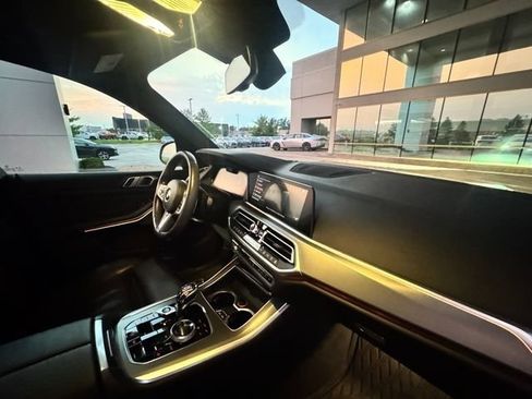 Used 2019 BMW X5 xDrive40i w/ M Sport Package AWD/4WD image 12