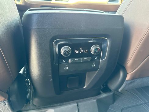Used 2023 Chevrolet Tahoe High Country AWD/4WD image 18