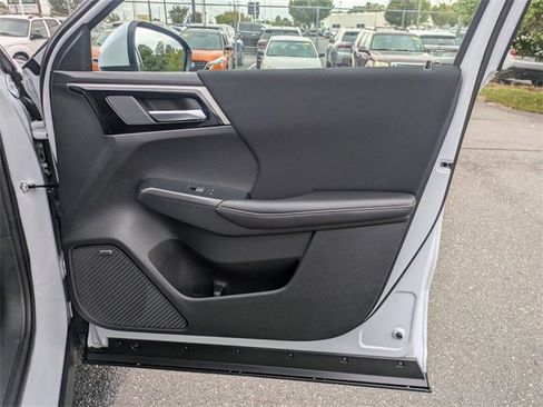 New 2025 Mitsubishi Outlander ES image 32