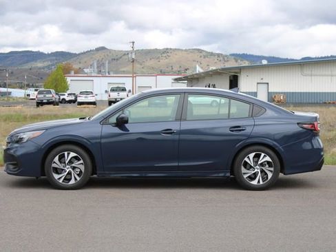 Used 2025 Subaru Legacy Premium image 2