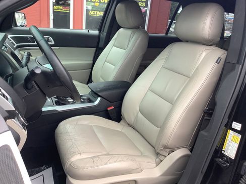 Used 2015 Ford Explorer XLT w/ Equipment Group 202B AWD/4WD image 10