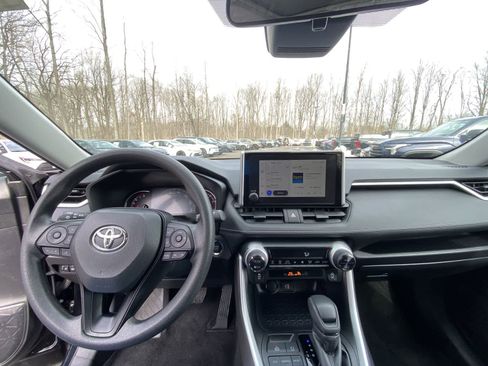 Used 2025 Toyota RAV4 XLE w/ Convenience Package image 22