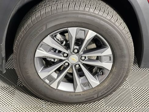 Used 2026 Chevrolet Equinox LT w/ Convenience Package II image 11